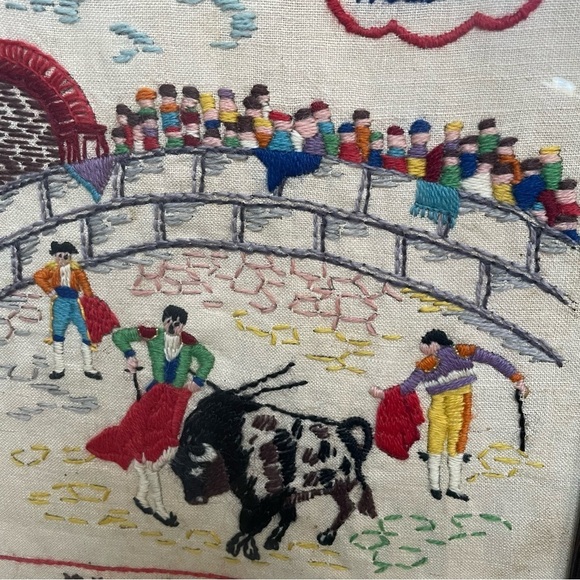 Vintage Needlework Crewl Souvenir Pillow Cover Madrid Spain Wood Frame Folk Art - Picture 4 of 10